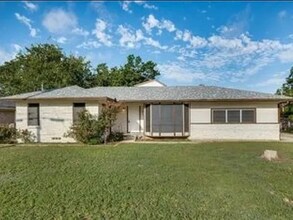 1405 N Morris St in McKinney, TX - Building Photo - Building Photo