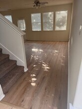 87 N Burberry Park in Spring, TX - Foto de edificio - Building Photo