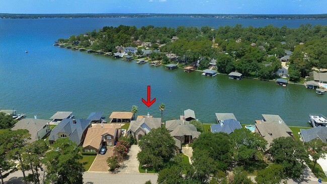 property at 12374 Lake Vista Dr