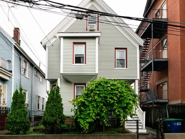 property at 9 Kingman Rd