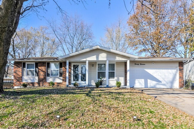 property at 2014 Mantilla Ln