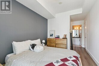 18-2818 Harbour St in Toronto, ON - Building Photo - Building Photo