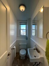 176 Elm St, Unit 3 in North Cambridge, MA - Building Photo - Building Photo