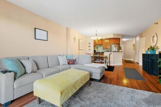 401 S 1st St in Minneapolis, MN - Foto de edificio - Building Photo