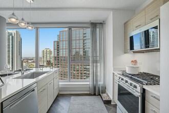 289 N Canal St in Chicago, IL - Foto de edificio - Building Photo