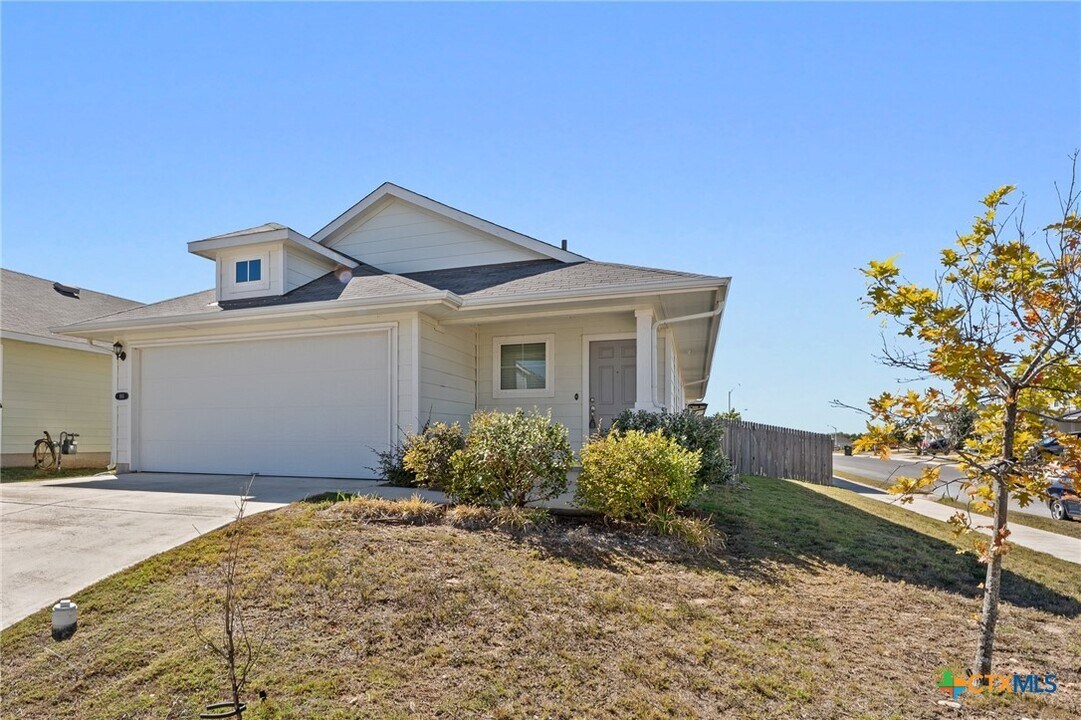 193 Heather Glen Way in Maxwell, TX - Building Photo