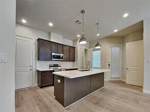 5710 Paul Quinn St in Houston, TX - Building Photo - Building Photo