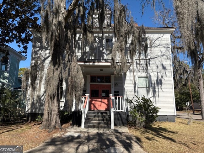 836 E Henry St in Savannah, GA - Building Photo - Building Photo