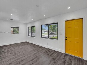 6420 SW 22nd Ct in Miramar, FL - Building Photo - Building Photo