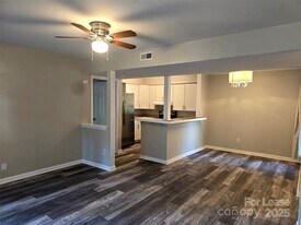 4608 Sharon Chase Dr in Charlotte, NC - Building Photo