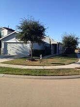 15611 Red Pine Ridge Way in Houston, TX - Building Photo - Building Photo