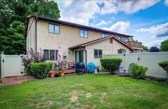 307 Britanna Dr in Swansea, IL - Building Photo - Building Photo