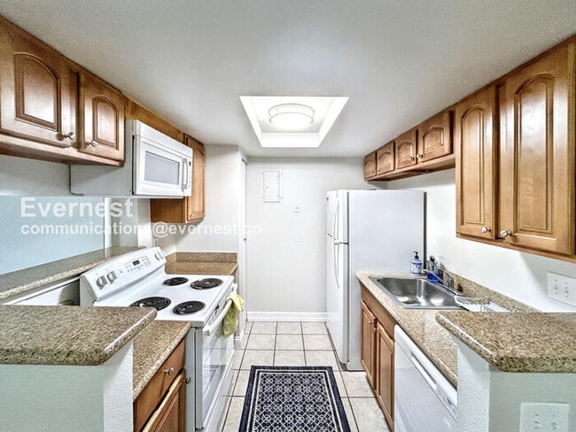 13200 E Jewell Ave in Aurora, CO - Foto de edificio - Building Photo