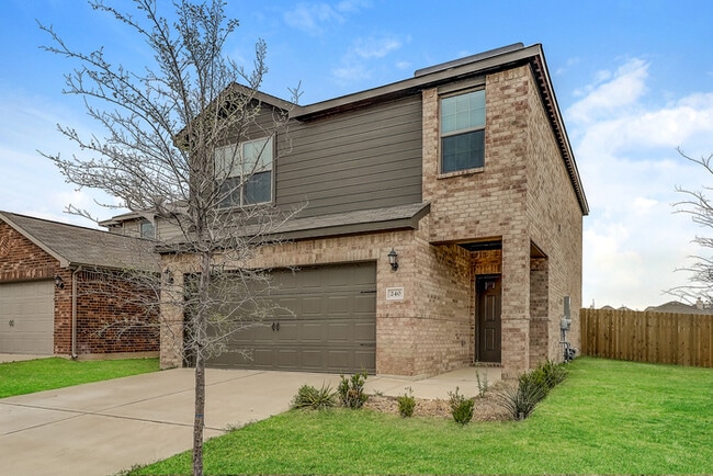 240 Micah Ln in Ferris, TX - Foto de edificio - Building Photo