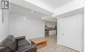 46 Kershaw St in Brampton, ON - Building Photo - Building Photo