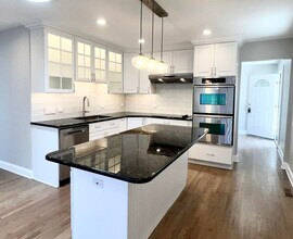 15122 W Redwood Ln in Libertyville, IL - Building Photo - Building Photo