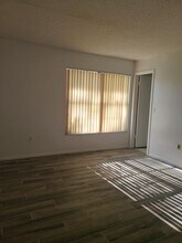 5900 Village Cir N in Orlando, FL - Building Photo - Building Photo