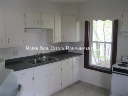 699-701 Main St in Bangor, ME - Foto de edificio - Building Photo