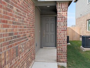107 Imola St in Hutto, TX - Building Photo - Building Photo