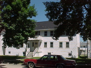 9032 W Mitchell St in Milwaukee, WI - Building Photo - Building Photo