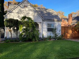 1813 Beverly Way in Sacramento, CA - Building Photo