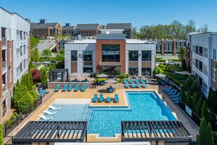 Paxton Cool Springs in Franklin, TN - Building Photo