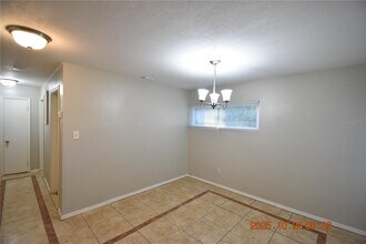 10011 N 28th St in Tampa, FL - Building Photo - Building Photo