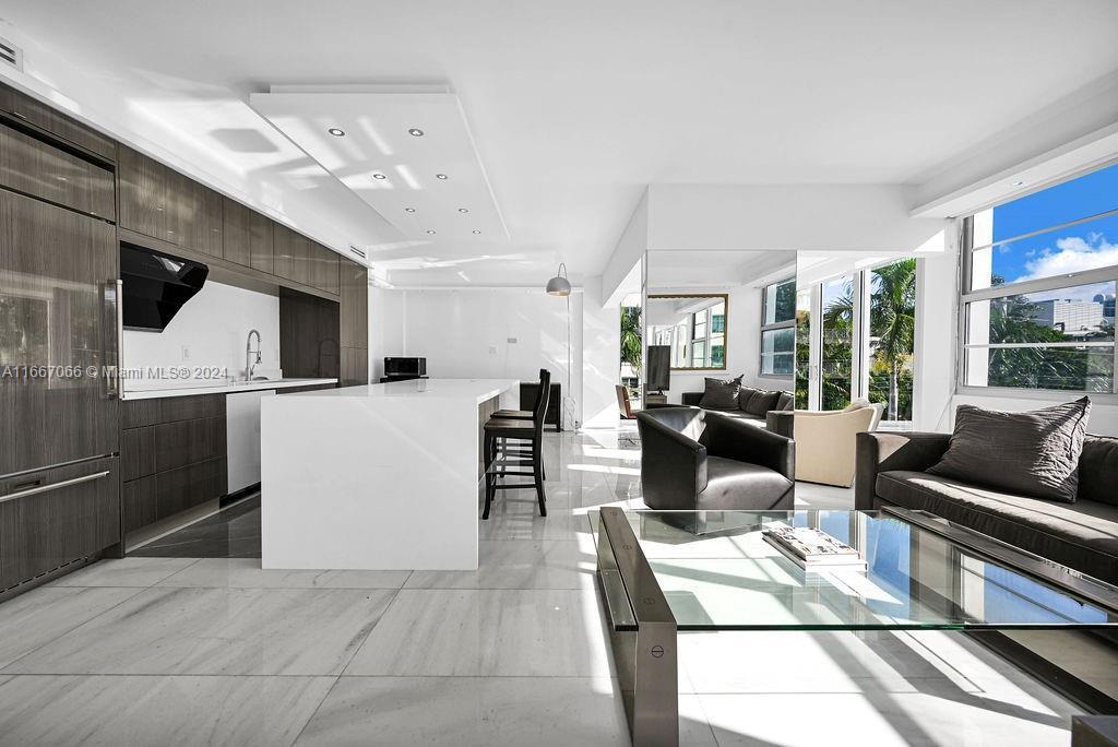 10 Century Ln, Unit 03C in Miami Beach, FL - Building Photo