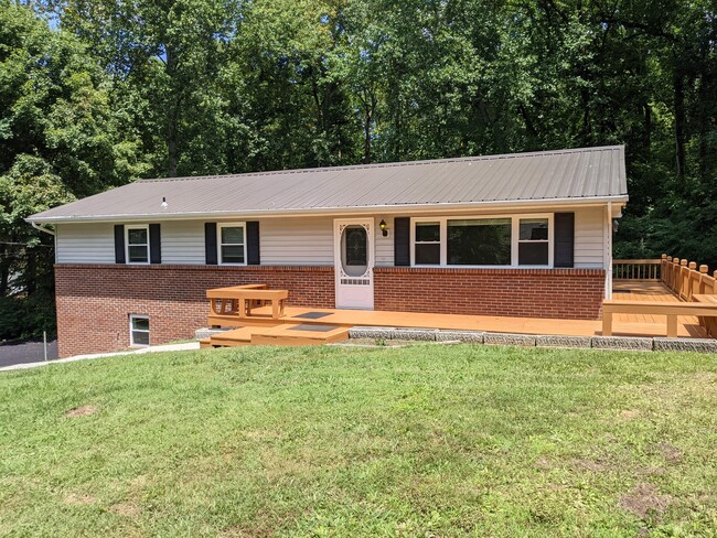 806 Oliver Ave in Seymour, TN - Building Photo - Building Photo