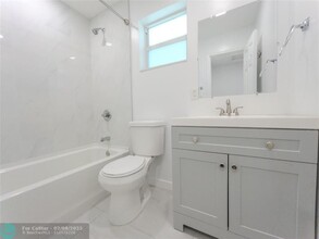 1821 Middle River Dr in Fort Lauderdale, FL - Building Photo - Building Photo