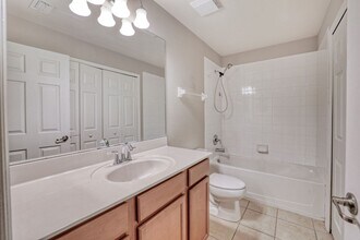9093 Gervais Cir, Unit 1906- in Naples, FL - Foto de edificio - Building Photo