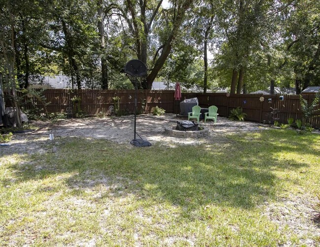 5824 Canterbury Dr in Hanahan, SC - Building Photo - Building Photo