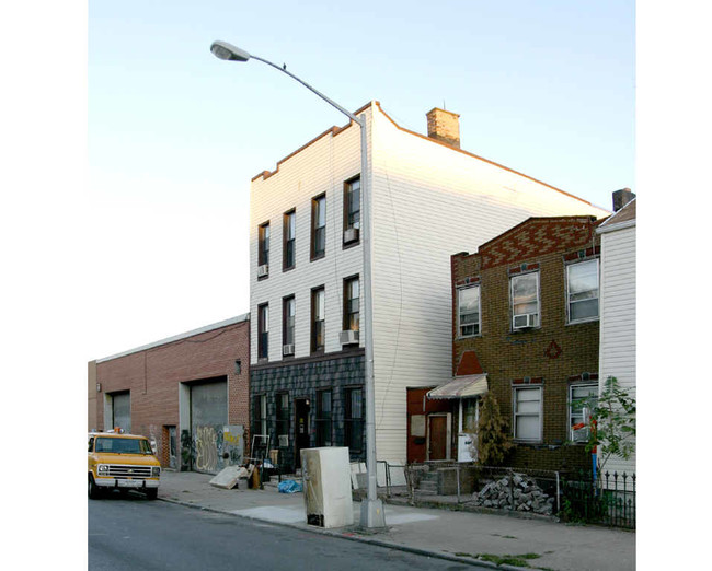 190-192 Meserole St in Brooklyn, NY - Foto de edificio - Building Photo