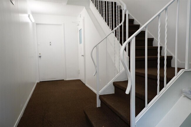 143-49 Barclay Ave in Queens, NY - Building Photo - Building Photo