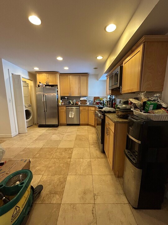 22 Broadlawn Park, Unit 22 in Chestnut Hill, MA - Foto de edificio