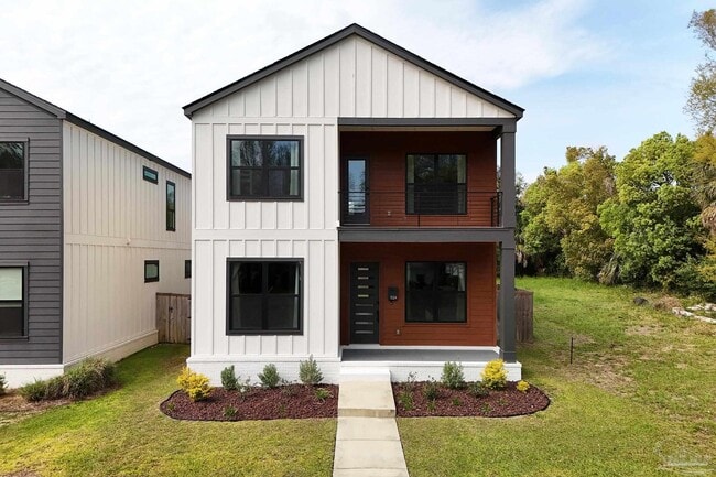 property at 524 W De Soto St