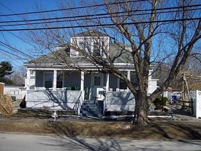 177 Mount Hope Ave, Unit 2 in Bristol, RI - Building Photo - Building Photo