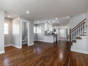 7225 E Prairie Rd in Lincolnwood, IL - Building Photo - Building Photo