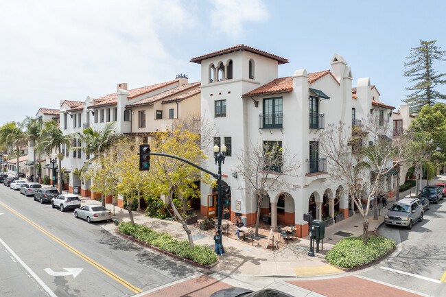 Paseo Chapala in Santa Barbara, CA - Foto de edificio - Building Photo