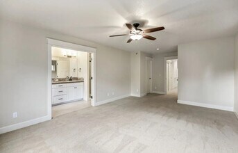 8826 SW Spruce St in Tigard, OR - Building Photo - Building Photo