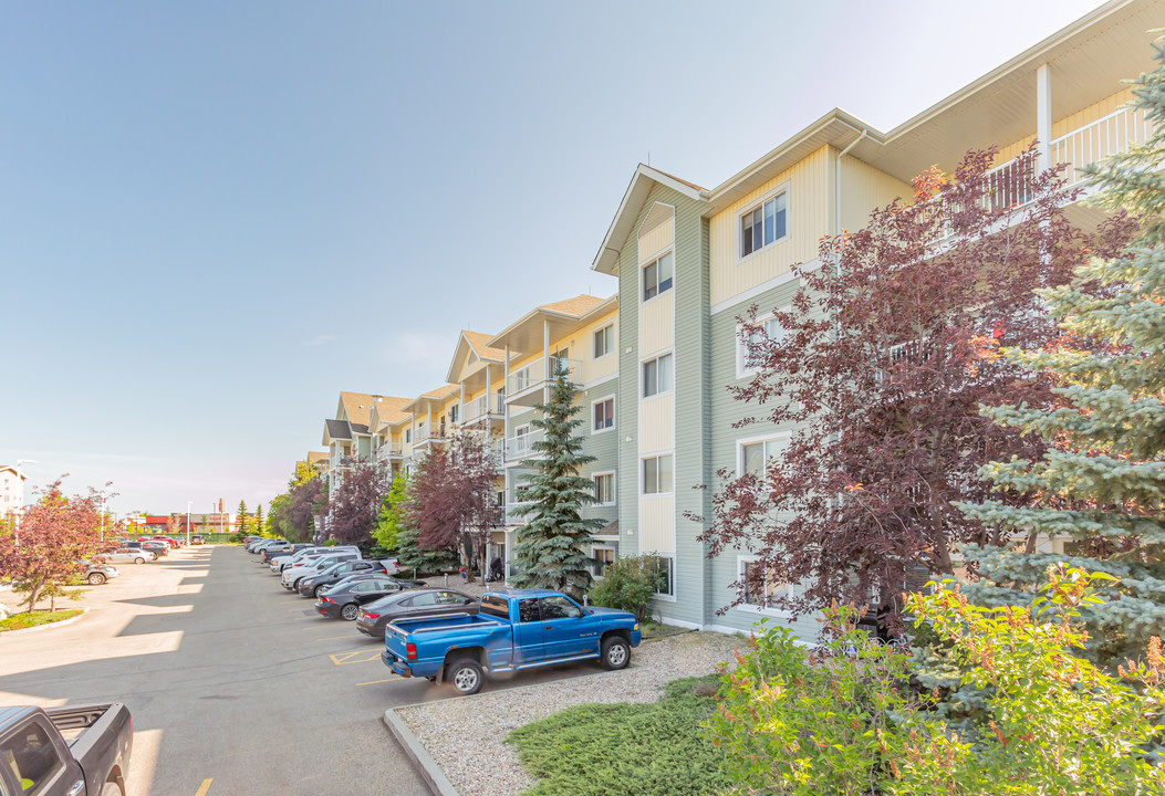 Fort Gardens in Fort Saskatchewan, AB - Building Photo