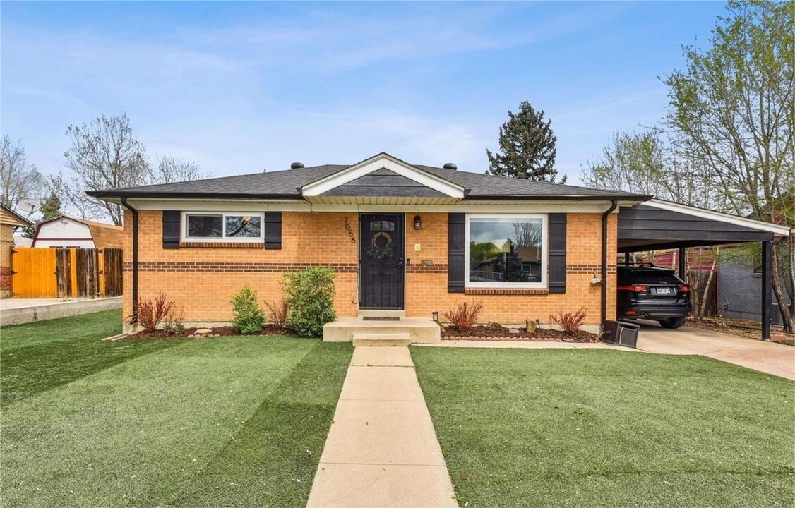 7056 Alan Dr in Denver, CO - Building Photo