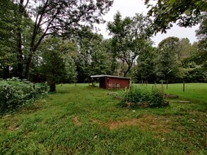 4694 Walton Rd in Louisa, VA - Foto de edificio - Building Photo