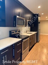 2416 SE Morrison St in Portland, OR - Building Photo - Building Photo