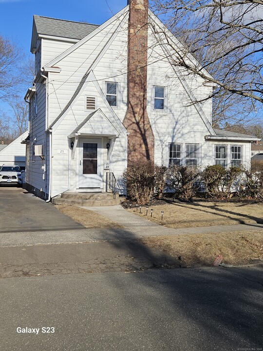 25 Dorrance St in Hamden, CT - Building Photo