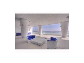 1800 N Bayshore Dr, Unit 2090 in Miami, FL - Foto de edificio - Building Photo