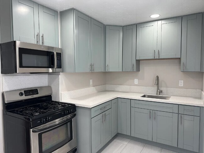 751 Vista Dr
