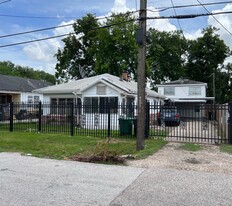 116 Frawley St, Unit 4 in Houston, TX - Building Photo