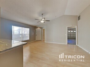 723 Cape Cod Cir in Valrico, FL - Building Photo - Building Photo