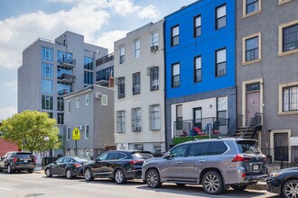 484 Lafayette Avenue in Brooklyn, NY - Foto de edificio - Building Photo